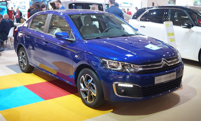 Citroën C-Elysée drugiej generacji po liftingu, widok z prawego przodu