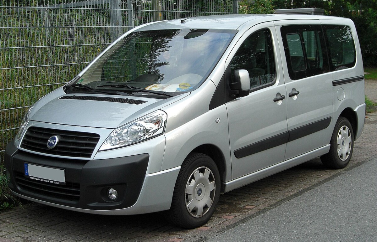 Fiat Scudo drugiej generacji z 2010 roku