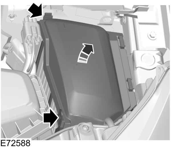 Skrzynka bezpieczników w komorze silnika Lokalizacja skrzynki bezpieczników w komorze silnika Ford Galaxy Mk2 2006-2014