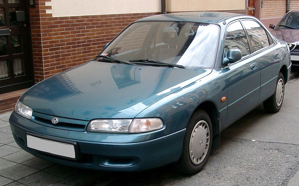 Mazda 626 (19972002) bezpieczniki schemat
