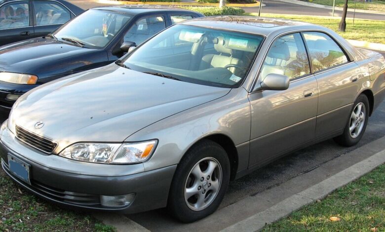 Lexus ES300 trzeciej generacji XV20 z lat 1997-1999