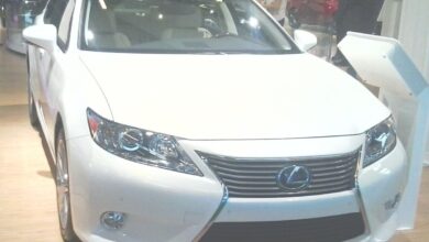Lexus ES350 szóstej generacji XV60 z 2013 roku