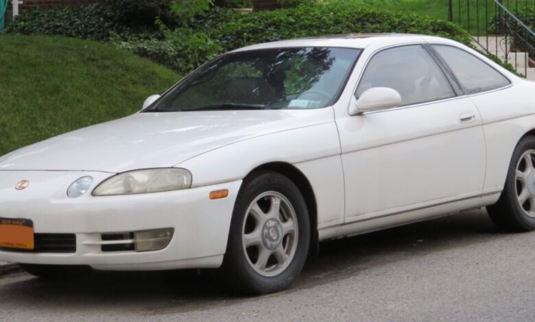 Lexus SC300 Z30 pierwszej generacji z benzynowym silnikiem 3.0