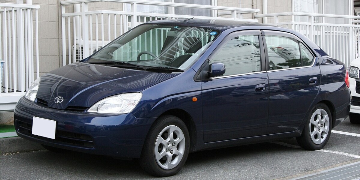Toyota Prius pierwszej generacji NHW11 z lat 2000-2003