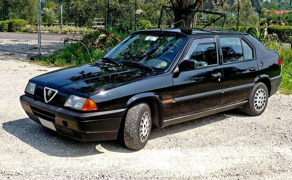 Alfa Romeo 33 Series II Type 907 z lat 1990-1994