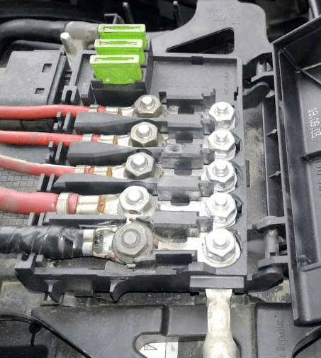 Skrzynka bezpieczników na akumulatorze Volkswagen New Beetle Rzeczywista skrzynka bezpieczników dużej mocy na akumulatorze Volkswagen New Beetle