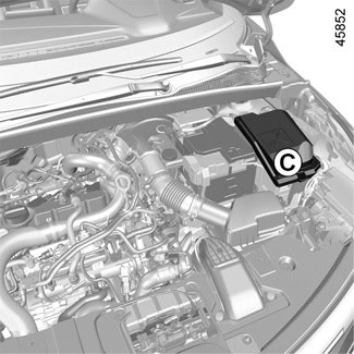 Renault Captur II - skrzynka bezpieczników silnika Renault Captur II 2019-2022 - ilustracja skrzynki bezpieczników w komorze silnika
