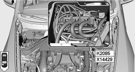 BMW X6 E71 diesel - przekaźnik systemu SCR K2085 BMW X6 E71 N57 - lokalizacja przekaźnika obciążenia SCR K2085