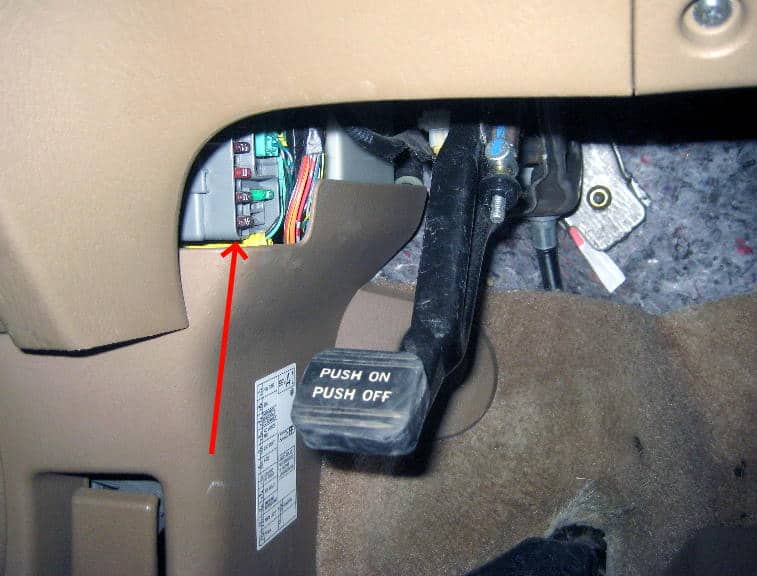 Honda Pilot 1G skrzynka bezpieczników nr 1 pod deską po stronie kierowcy