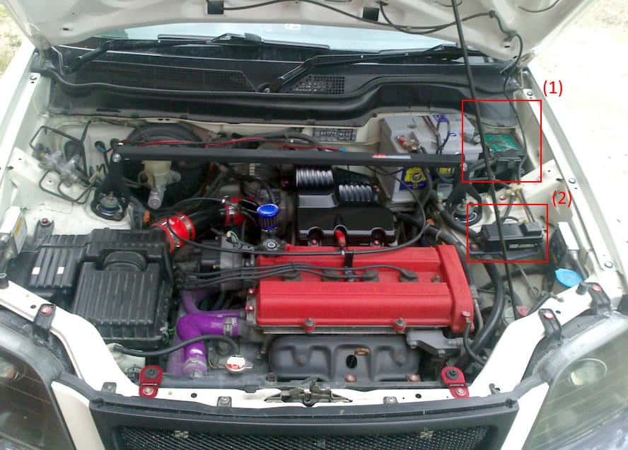 Honda CR-V I - skrzynki bezpieczników w komorze silnika Honda CR-V I RD1 1997-2001 - lokalizacja głównej skrzynki i skrzynki ABS pod maską