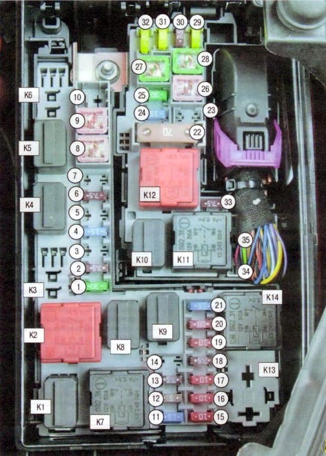 Opel Corsa D - schemat bezpieczników komora silnika typ 1 Opel Corsa D 2010-2014 - diagram skrzynki bezpieczników w komorze silnika typ 1