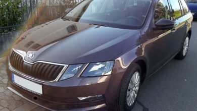 Skoda Octavia Combi 2013-2020 - schematy bezpieczników i lokalizacja skrzynki bezpieczników.