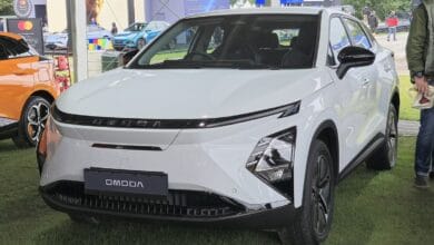 Biała OMODA E5 z 2024 roku - elektryczny SUV marki OMODA