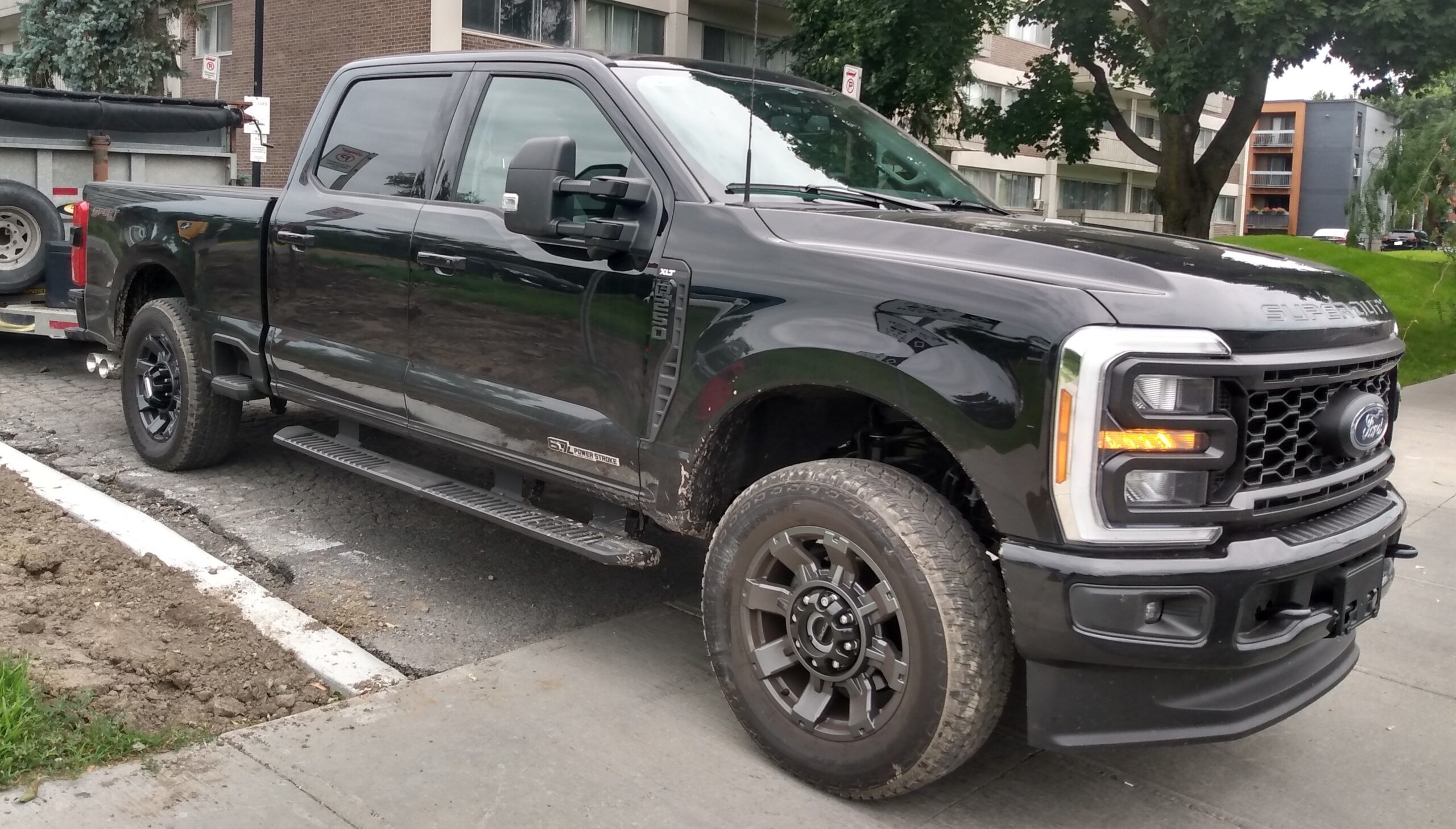 Ford F-250 Super Duty P708 z rocznika 2023